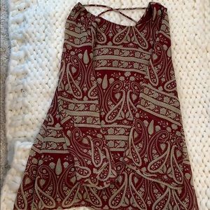 maroon and beige dress